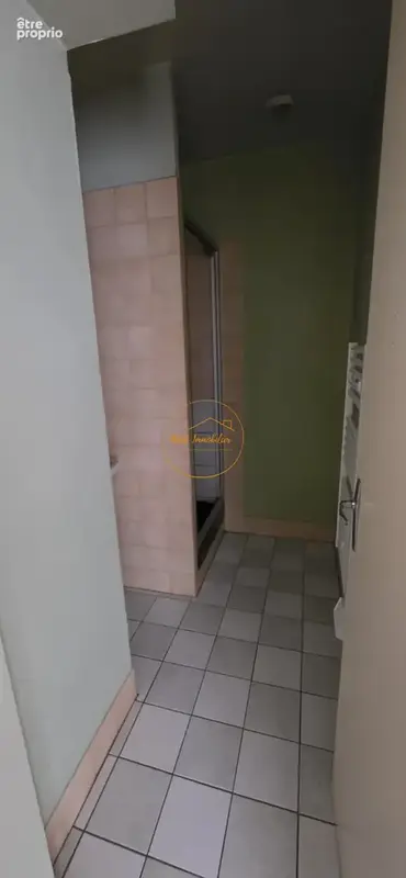 À deux pas de la gare et du centre-ville de Beaugency   Appartement F2 avec garage et cave - photo 7