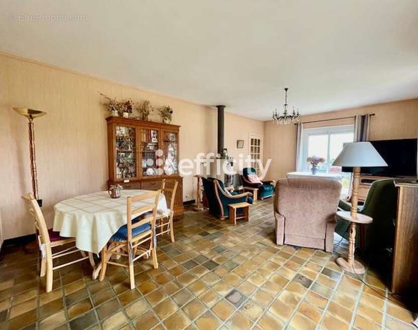 Maison à SAINT-MAURICE-L'EXIL