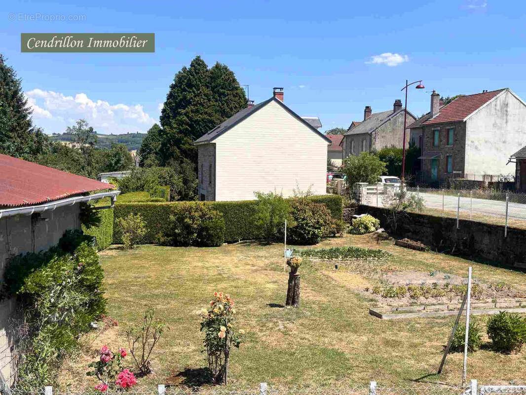 Tout petit prix ! Maison indépendante à rénover offrant un jardin, une dépendance et un emplacement privilégié - photo 28
