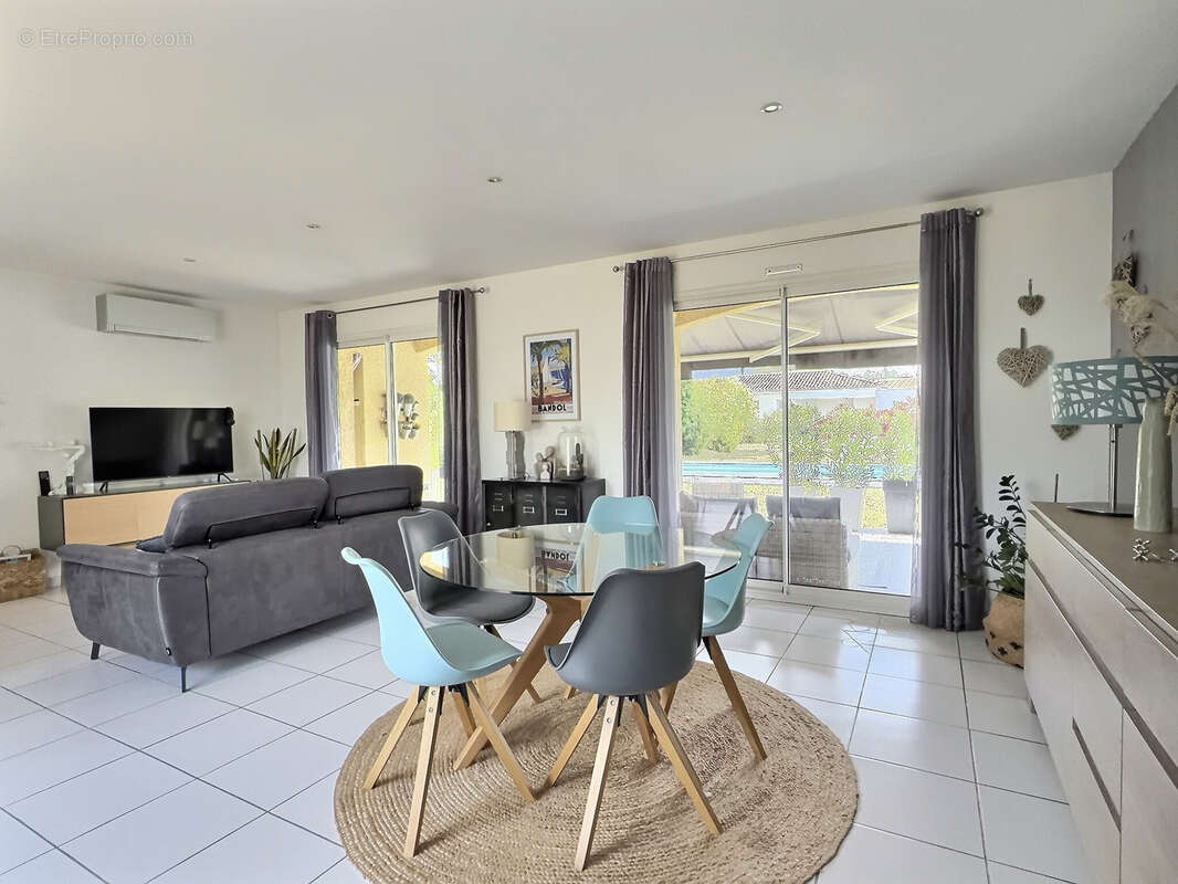VERFEIL - Villa T5 avec piscine sur une magnifique parcelle de 1 826 m2 - photo 6