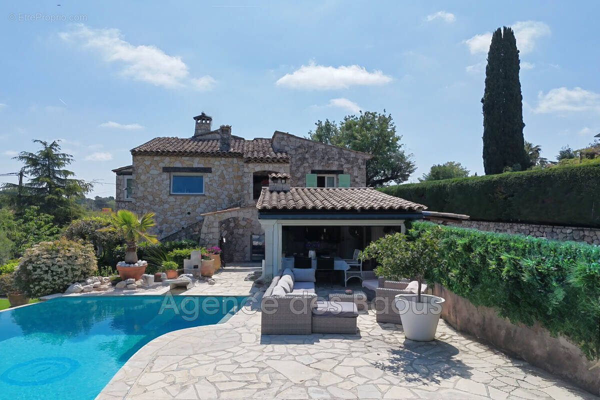 Maison à LA GAUDE