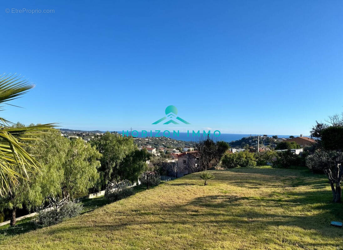 Terrain à NICE