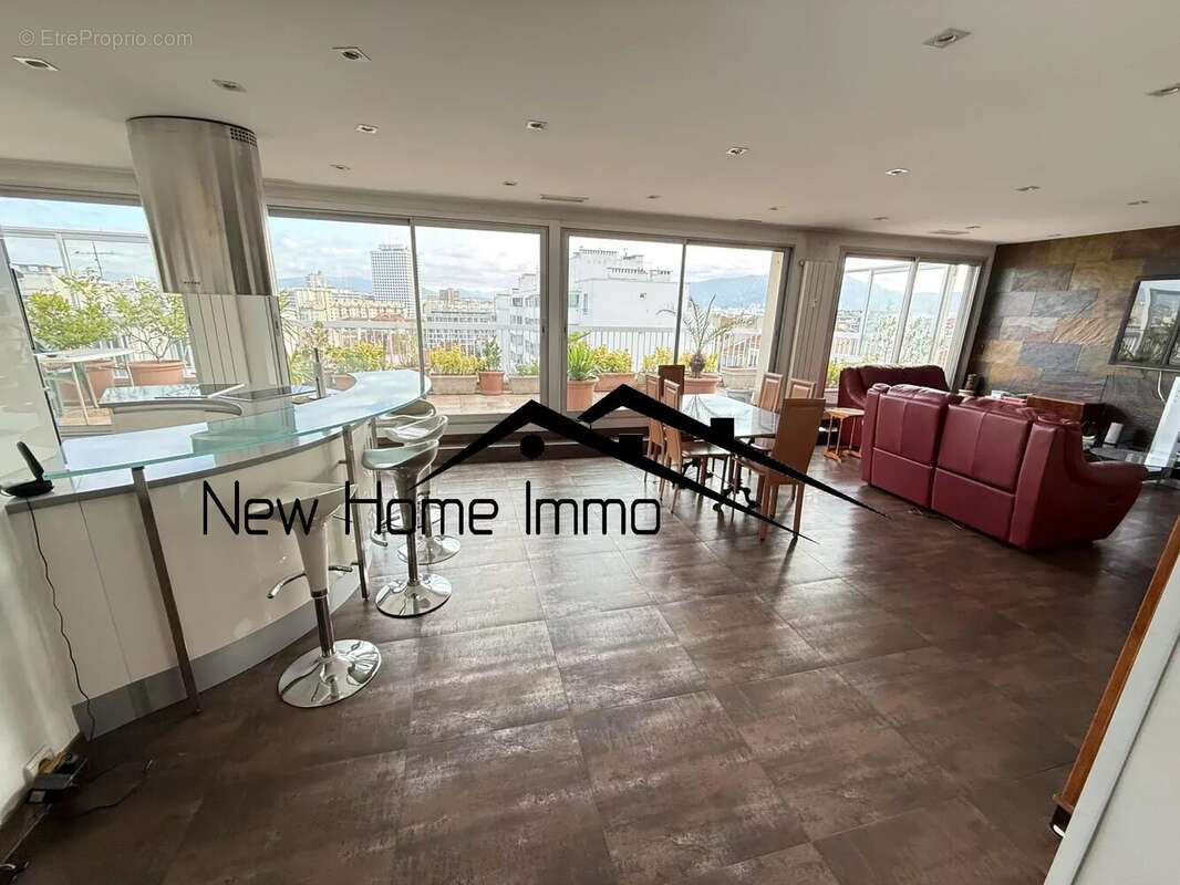 Appartement à MARSEILLE-6E