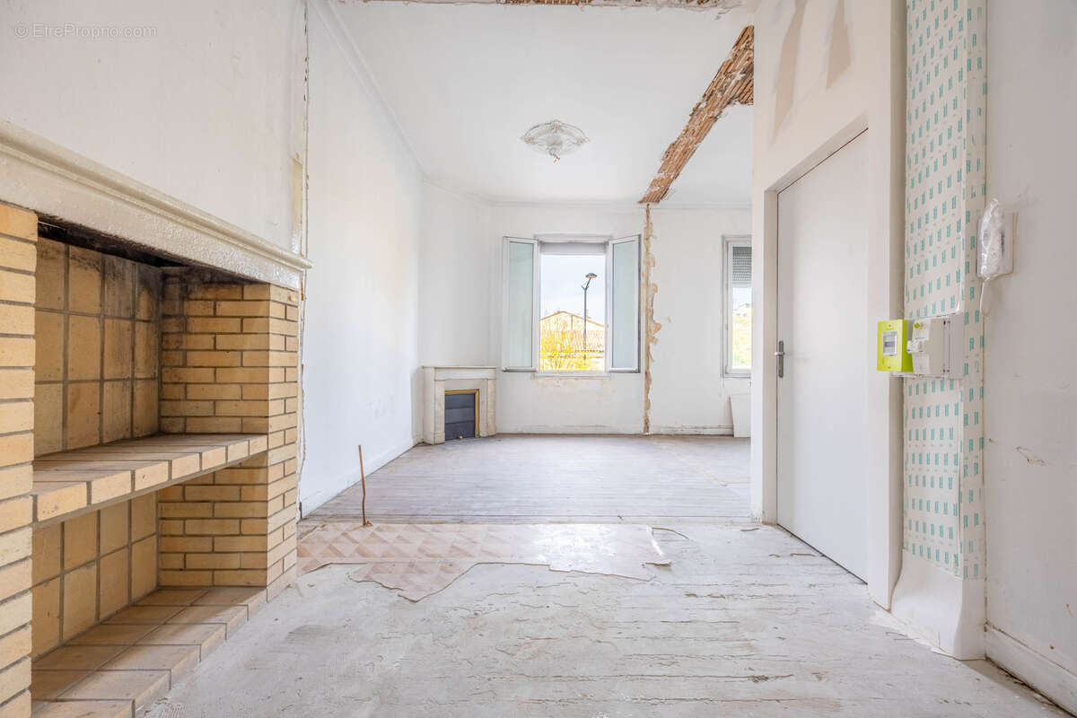 APPARTEMENT T2 - quartier Croix Blanche / Parc Bordelais - photo 7