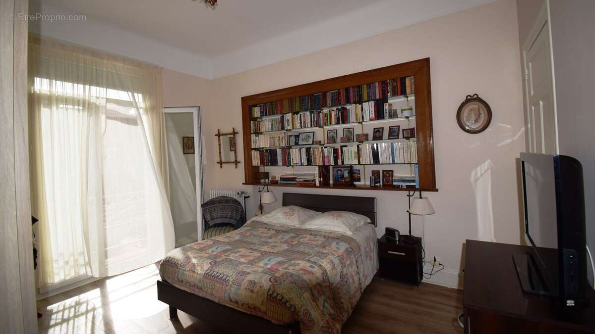 À VENDRE - Quartier des Garets - Maison 130 m² avec garage et jardin. - photo 8