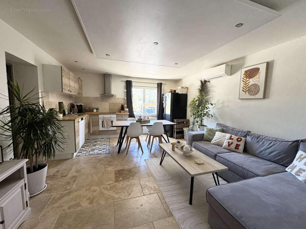 Maison à LE CANNET-DES-MAURES