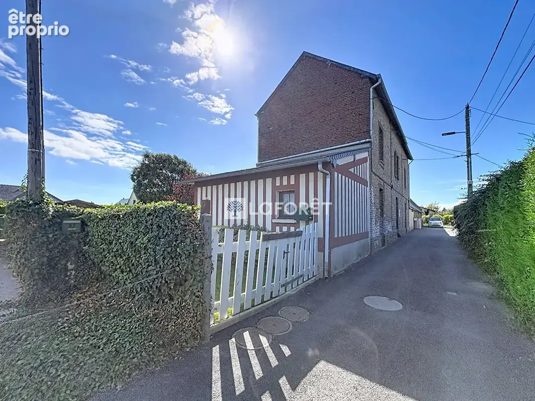 Proche Fécamp Maison mitoyenne brique silex avec terrain annexe - photo 2