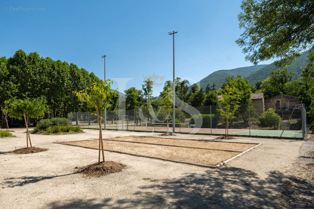 Appartement à MONTBRUN-LES-BAINS