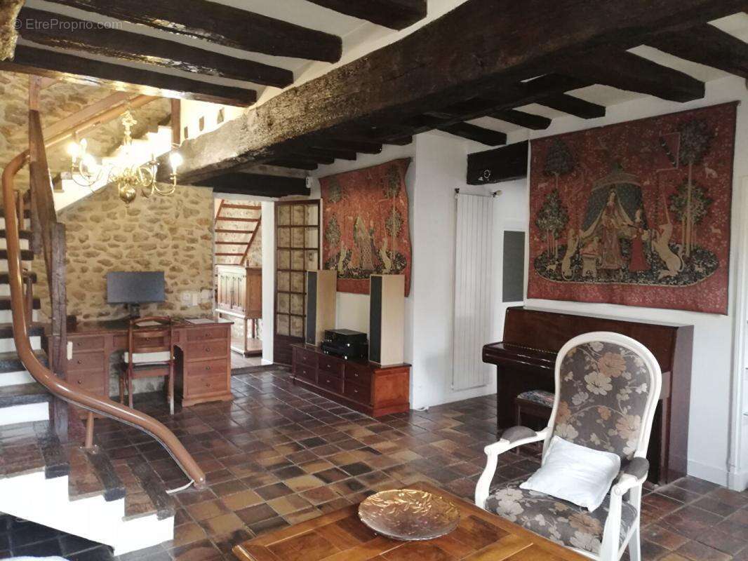 Maison à DAMPIERRE-EN-YVELINES