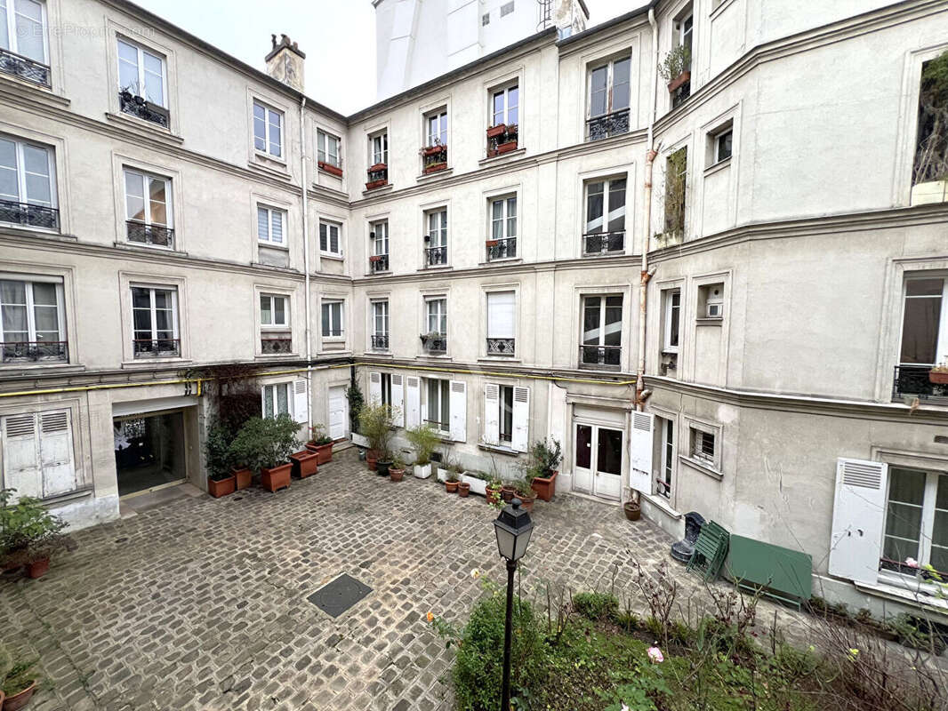 Appartement à PARIS-14E