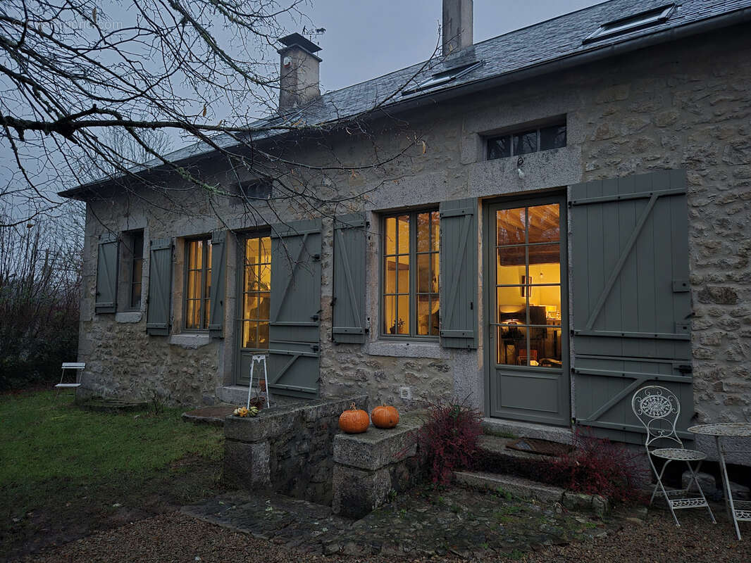 Maison à DUN-LES-PLACES