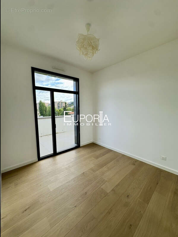 Appartement à TASSIN-LA-DEMI-LUNE