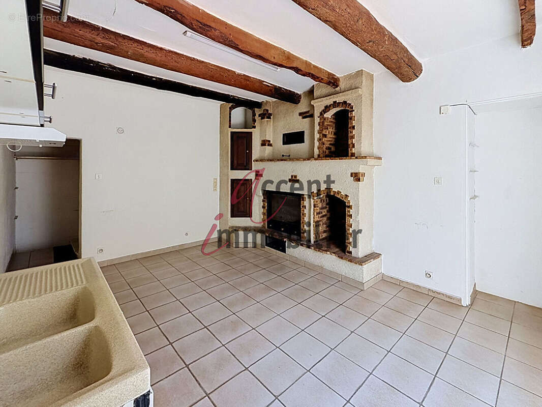 Maison 114 m² avec une cour, 3 chambres et atelier de 50m² - photo 3