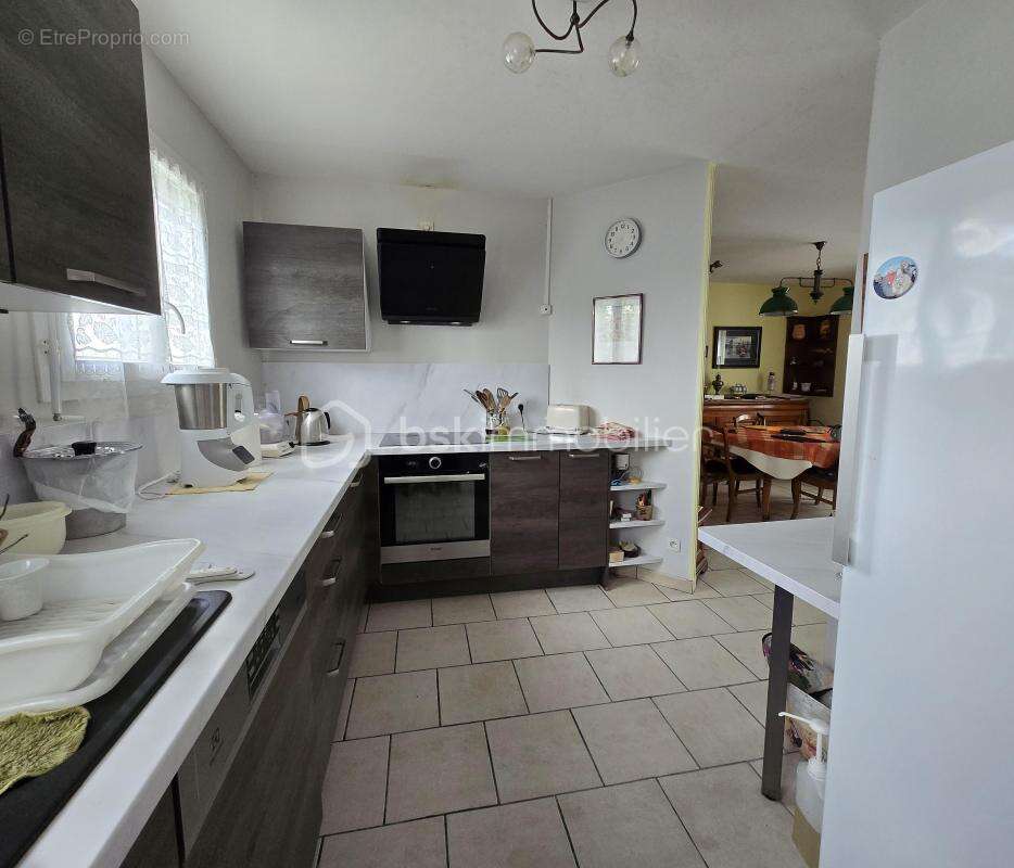 Plain-pied 113 m² - Véranda de 20 m² - Jardin clos - Stationnement 5 véhicules - photo 9