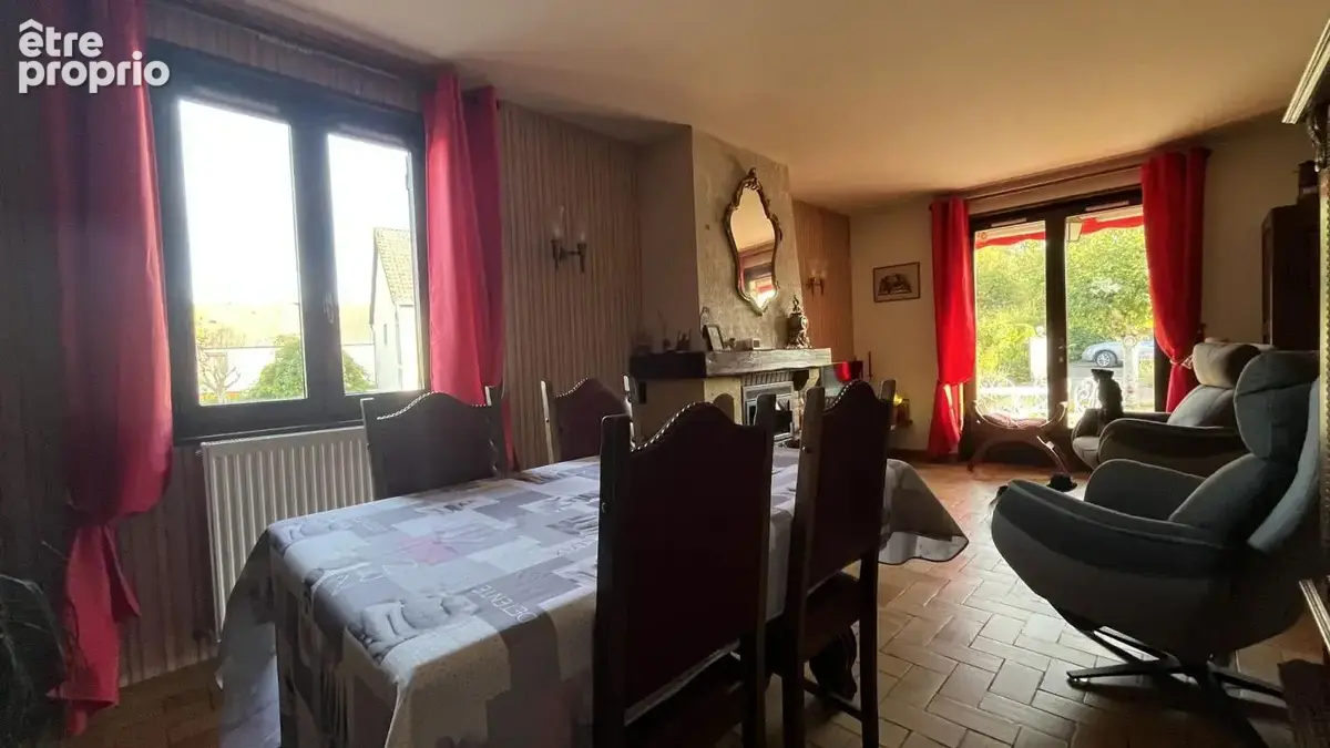 Pavillon sur 1344 m² de terrain avec piscine carrelée de 4 x 8 m - photo 5