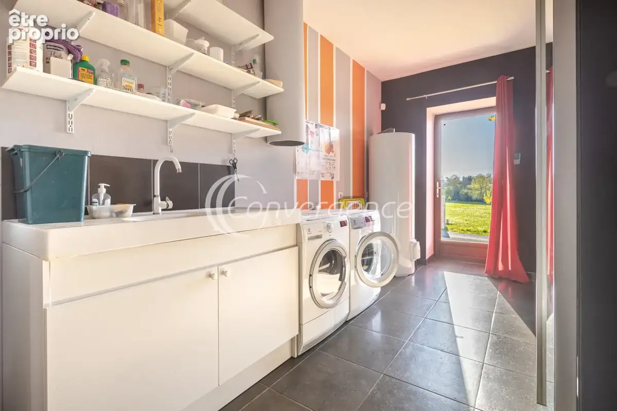 Grange rénovée de 204 m2 et gîte T3 indépendant de 72 m2 - photo 18