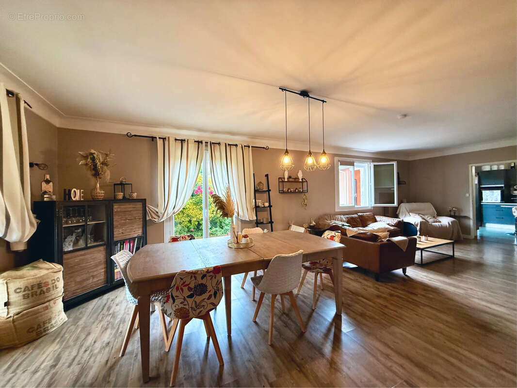 Maison à L'HONOR-DE-COS