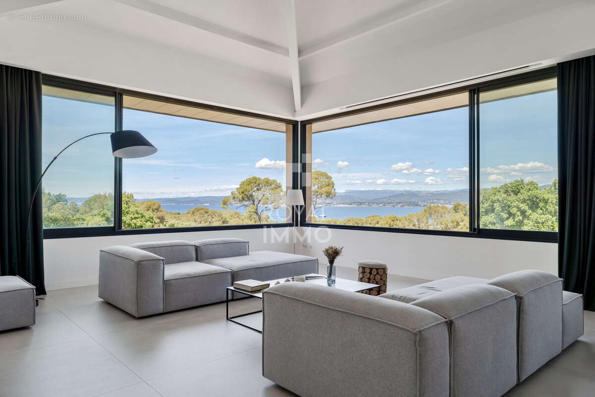 Appartement à SIX-FOURS-LES-PLAGES