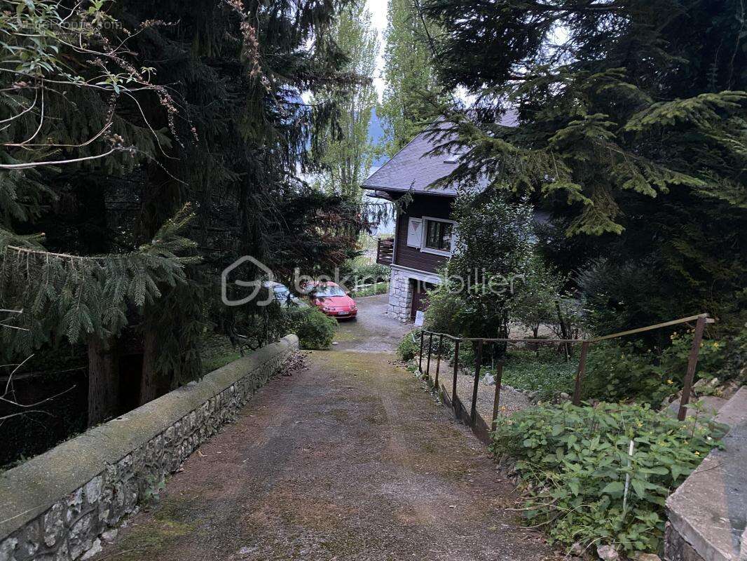 Maison à VIVIERS-DU-LAC