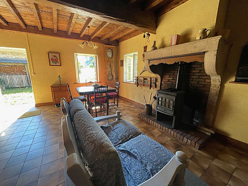 Maison à MOGNENEINS