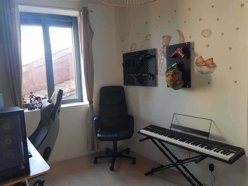 Maison à VILLECHENEVE