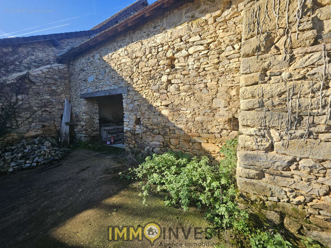 Maison à SAINT-HILAIRE-LES-PLACES