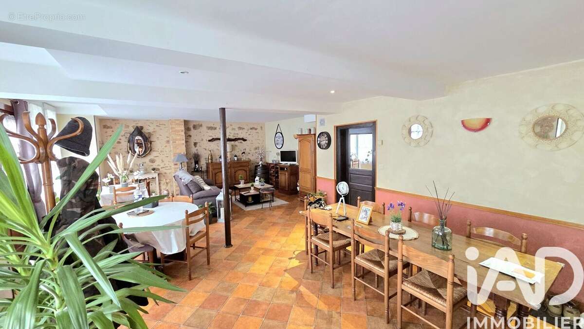 Photo 2 - Maison à CHAILLAC