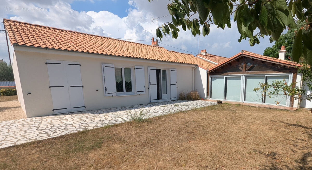 Maison à MAGNE