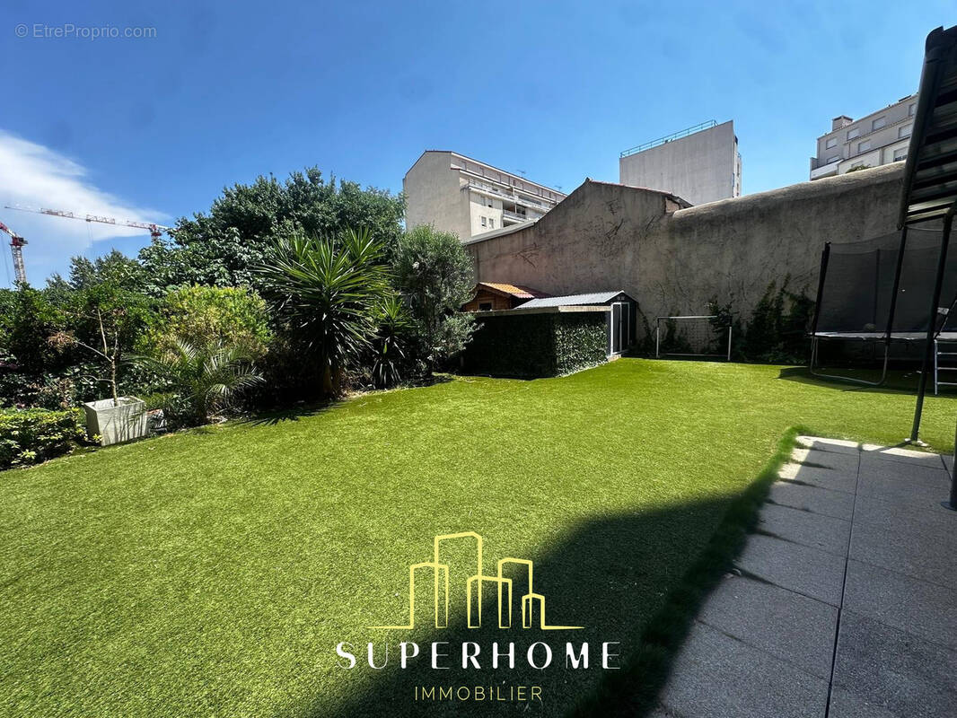 Appartement à MARSEILLE-8E