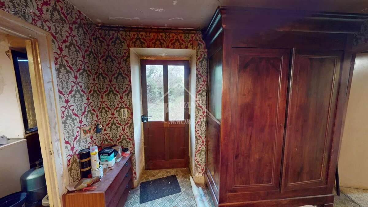 Maison à BELLENAVES