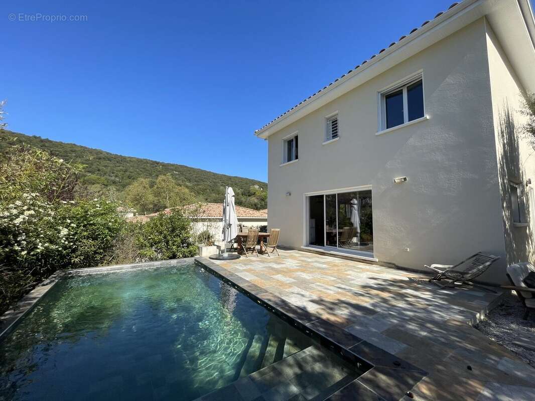 Maison à COMBAILLAUX