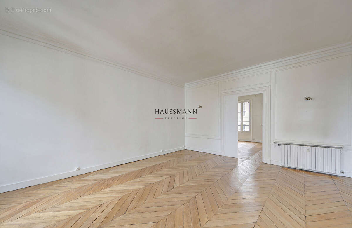 Appartement à PARIS-8E