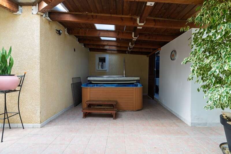 Maison 5 chambres avec piscine sur grand terrain de 1373m2 - photo 14