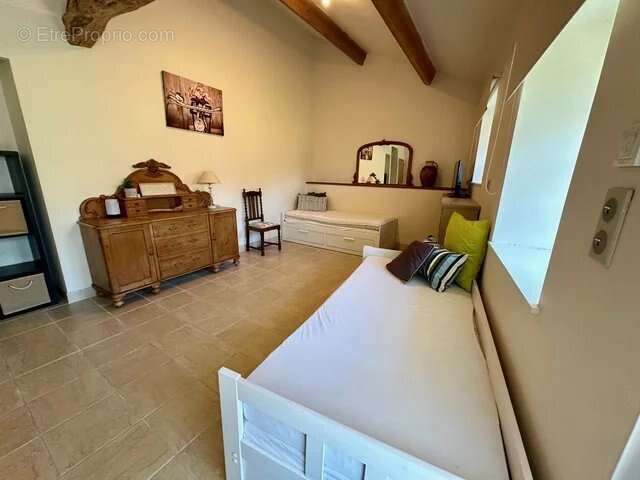 Maison à BAZOGES-EN-PAREDS