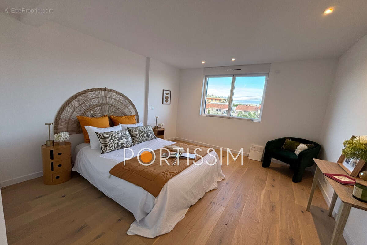 Appartement à SAINT-LAURENT-DU-VAR