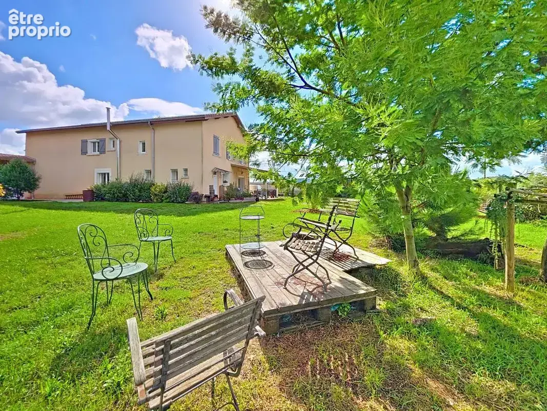 Maison - 4 Chambres - Buanderie - Grande cour - Jardin - Grange - Au calme - photo 4