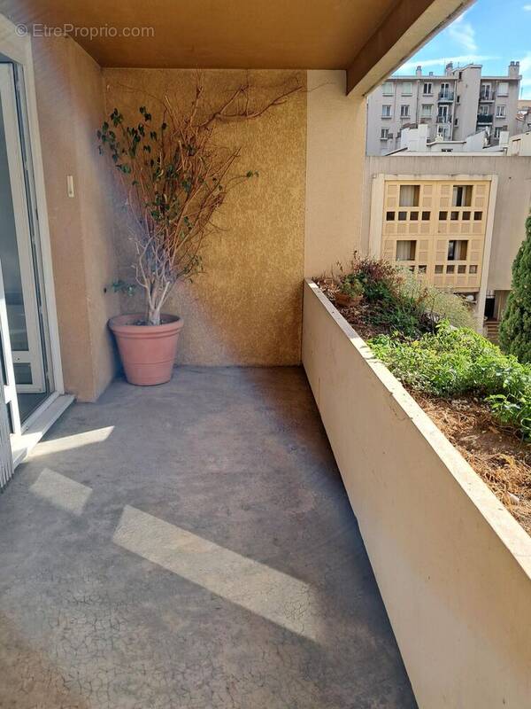 Photo 1 - Appartement à MARSEILLE-6E