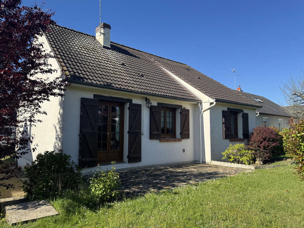 Maison à FLEURY-LES-AUBRAIS