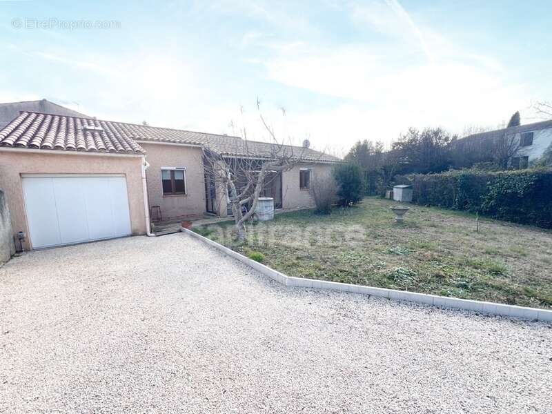 Vente Maison de plain-pied 4 pièces à MANOSQUE (04) - Jardin 740m2, garage, combles aménagés, proche commodités - photo 7