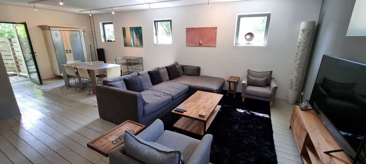 Maison à ENTRAYGUES-SUR-TRUYERE