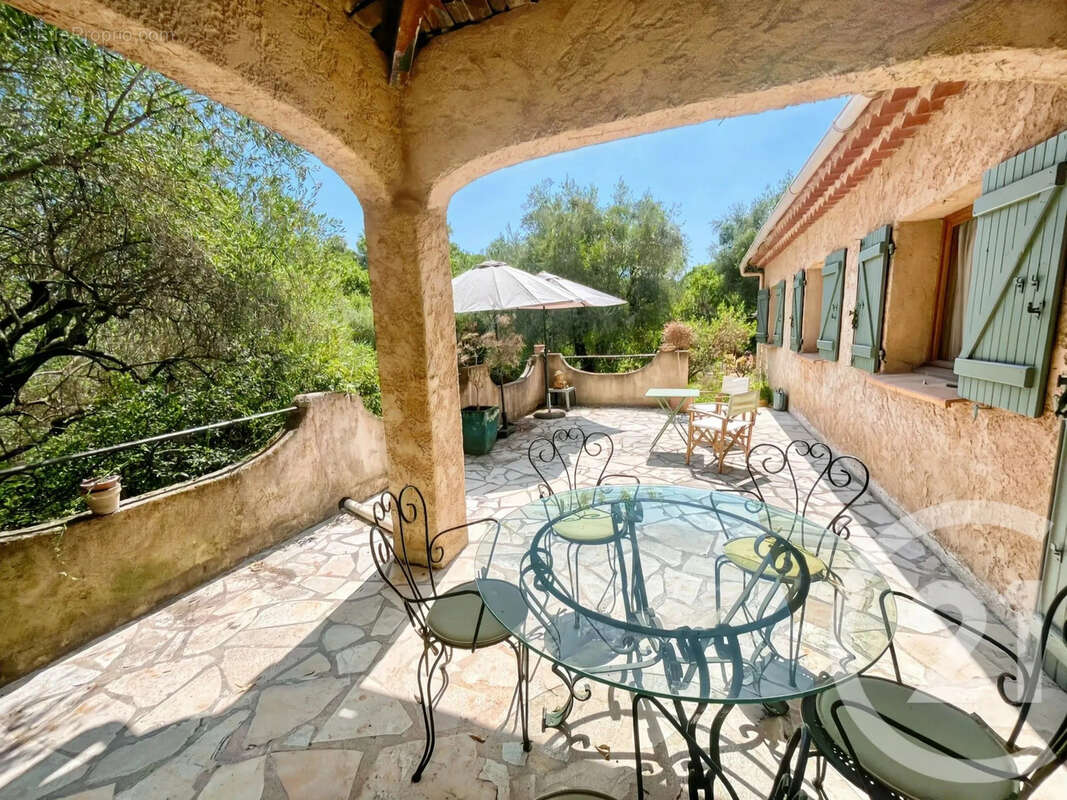 Maison 211 m² à Roquefort-Les-Pins  - photo 21