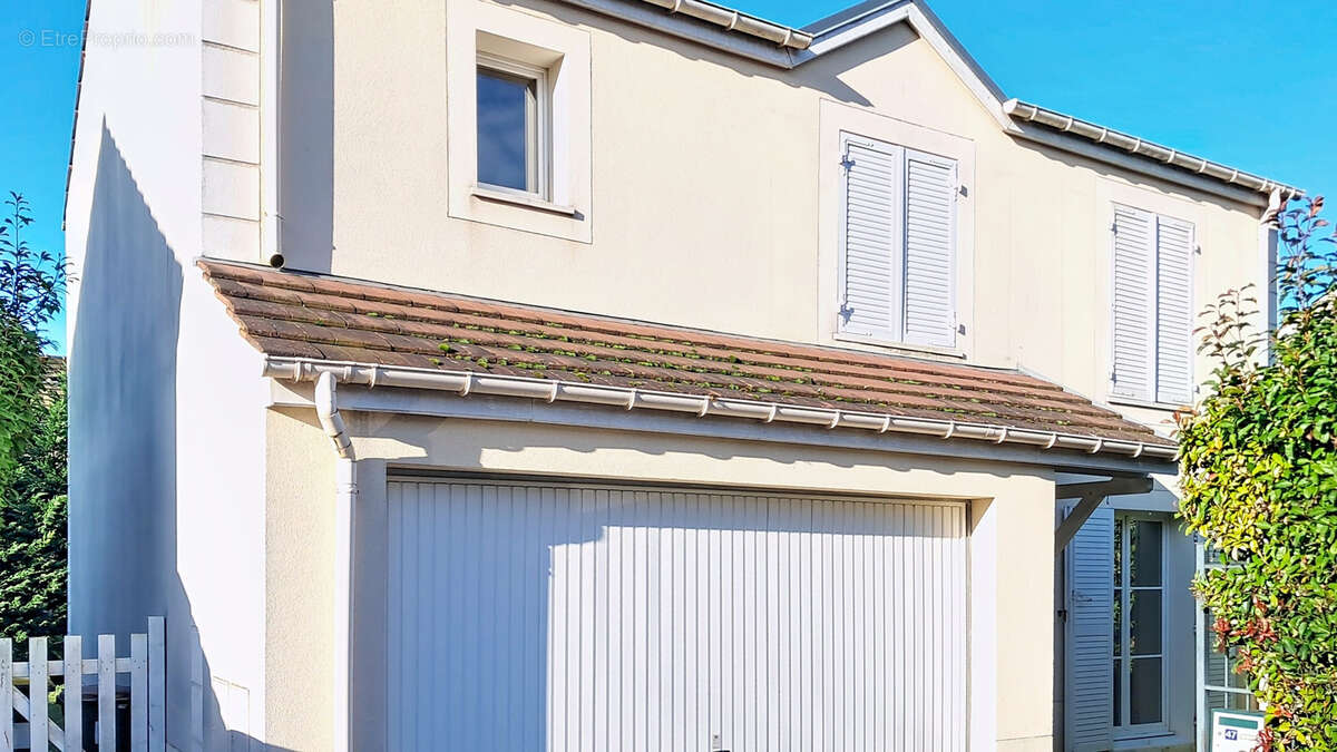Maison à SAINT-PIERRE-DU-PERRAY
