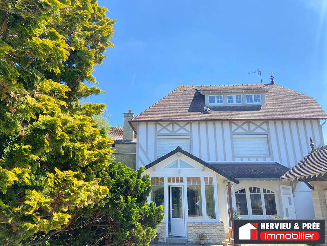 Maison à LUC-SUR-MER