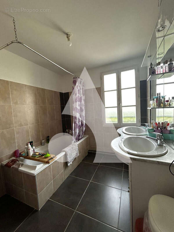 Maison à SAINT-MAXIMIN-LA-SAINTE-BAUME