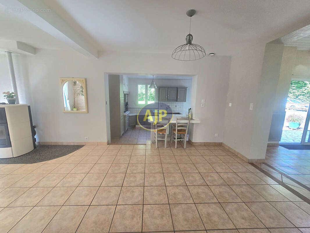 Maison à GUEMENE-PENFAO