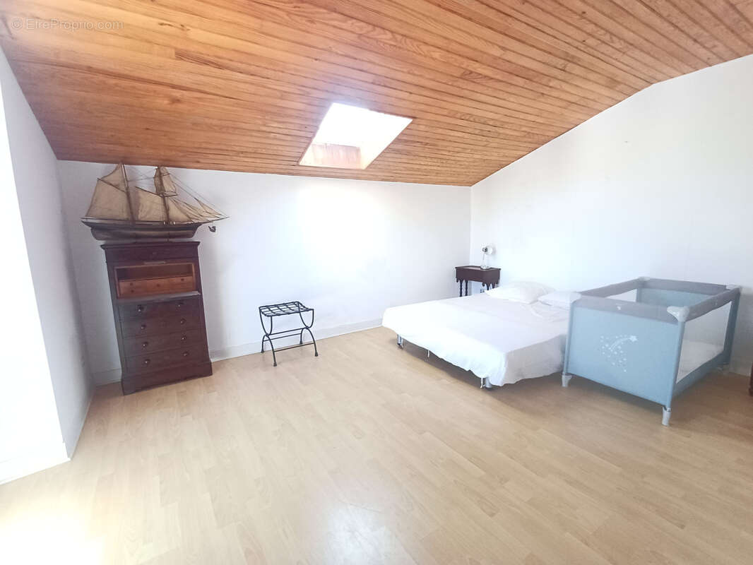 Maison à BAIGNES-SAINTE-RADEGONDE