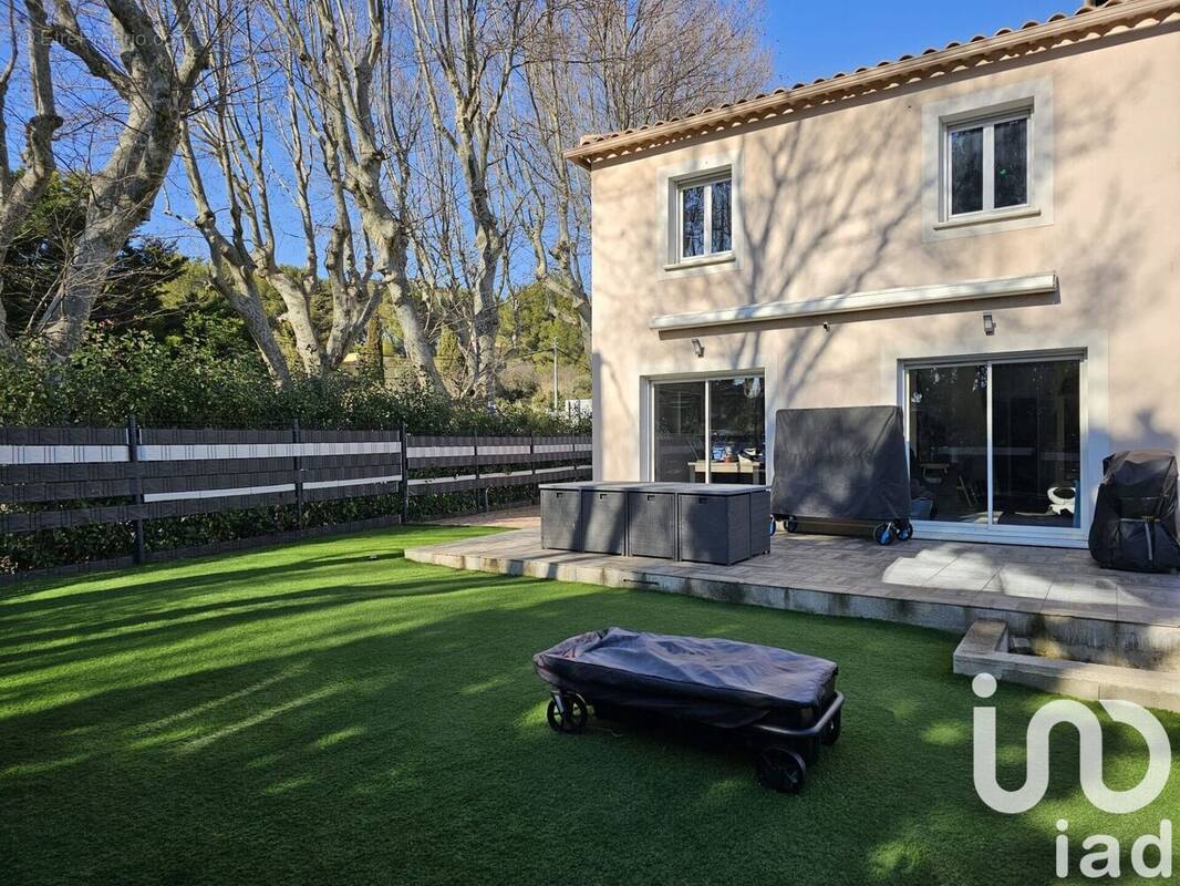 Photo 1 - Maison à EYGUIERES