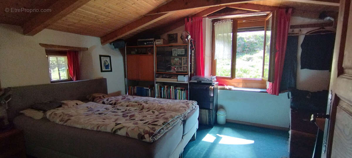 Maison isolée au sommet de 3 ha de bois - photo 7