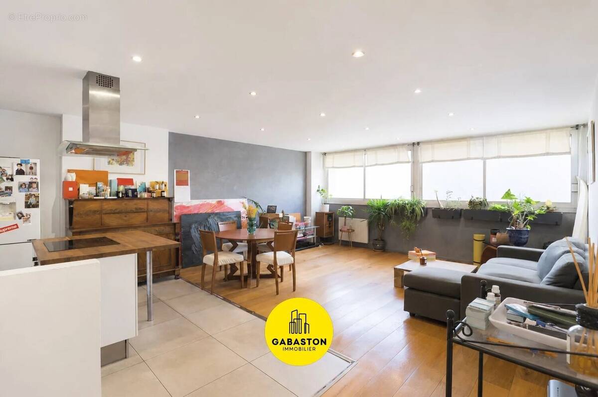 Appartement à MARSEILLE-7E