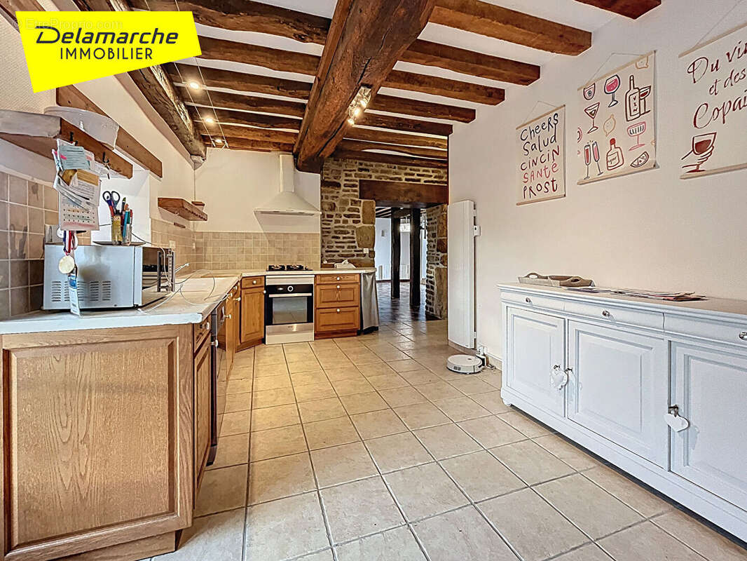 Maison à SAINT-AUBIN-DE-TERREGATTE